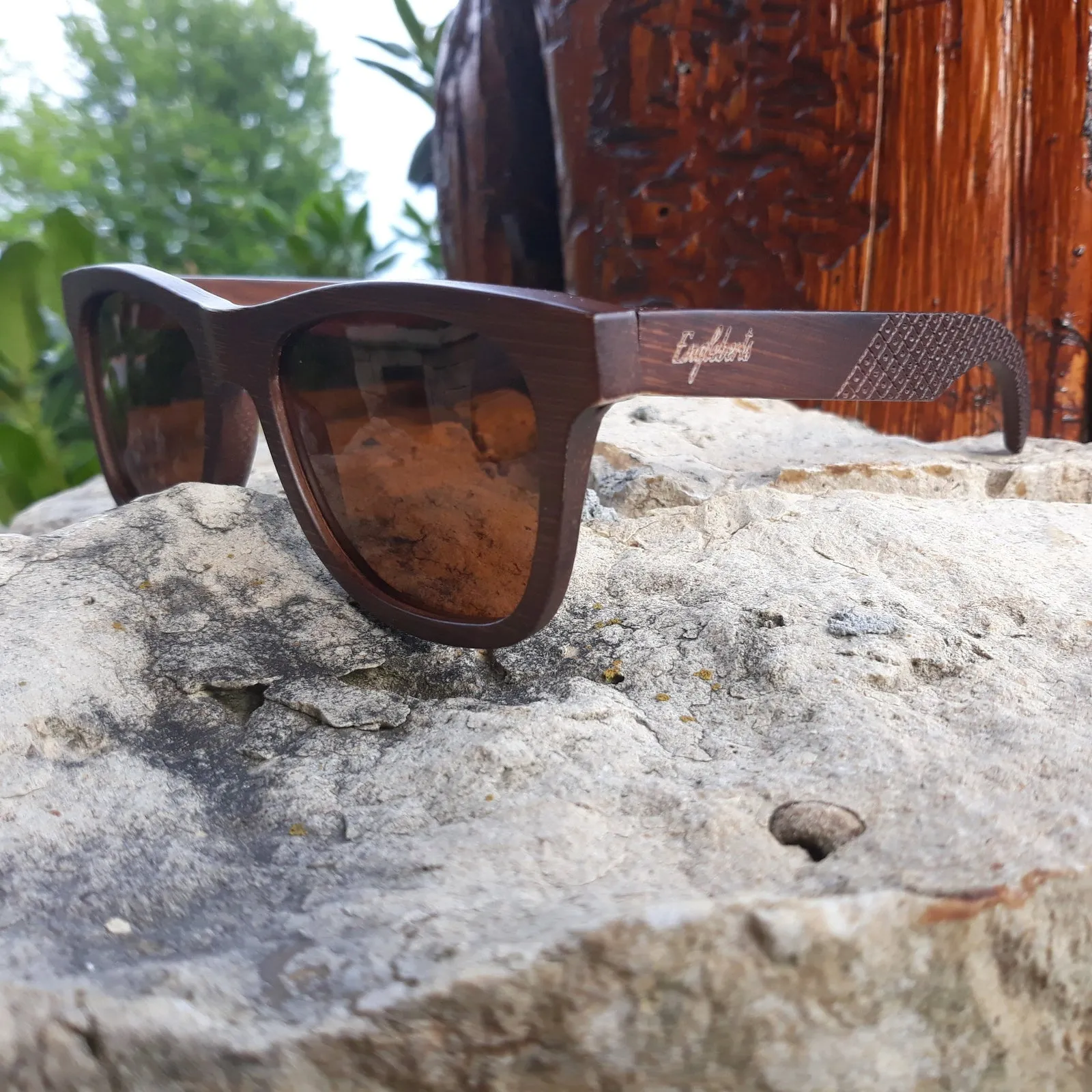 Crimson Wood Shades: Tea Polarized with Bamboo Case