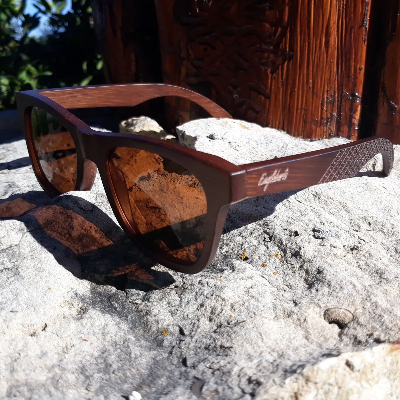 Crimson Wood Shades: Tea Polarized with Bamboo Case