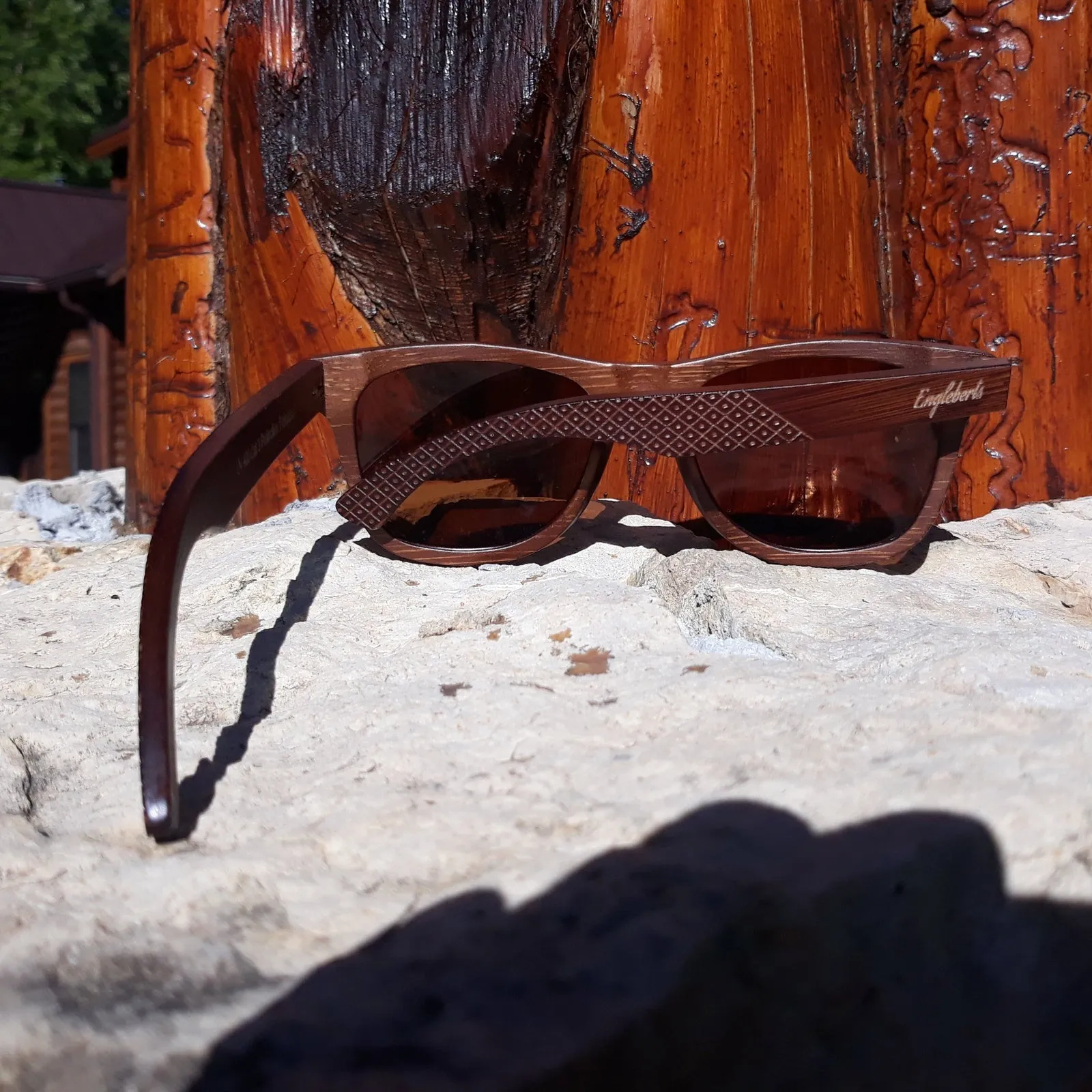 Crimson Wood Shades: Tea Polarized with Bamboo Case