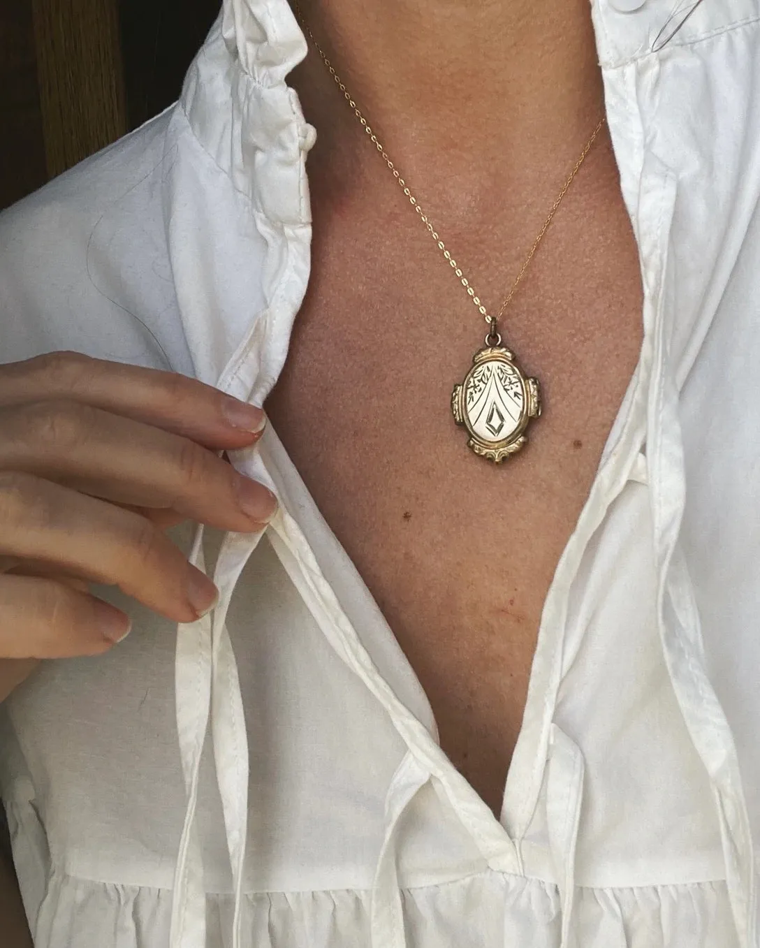 Ornament Victorian Gold-fill Locket